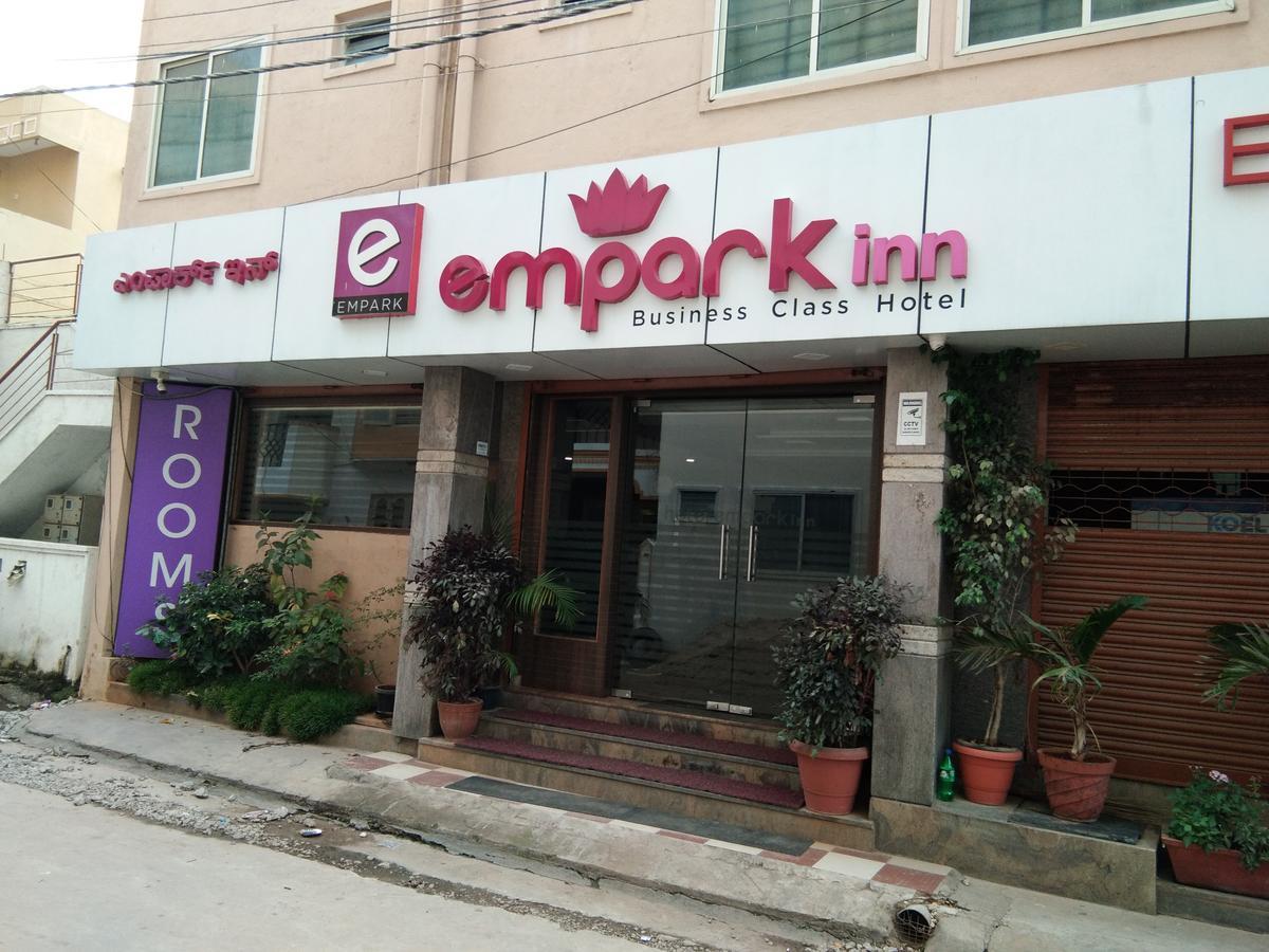 Empark Inn Bangalore Buitenkant foto