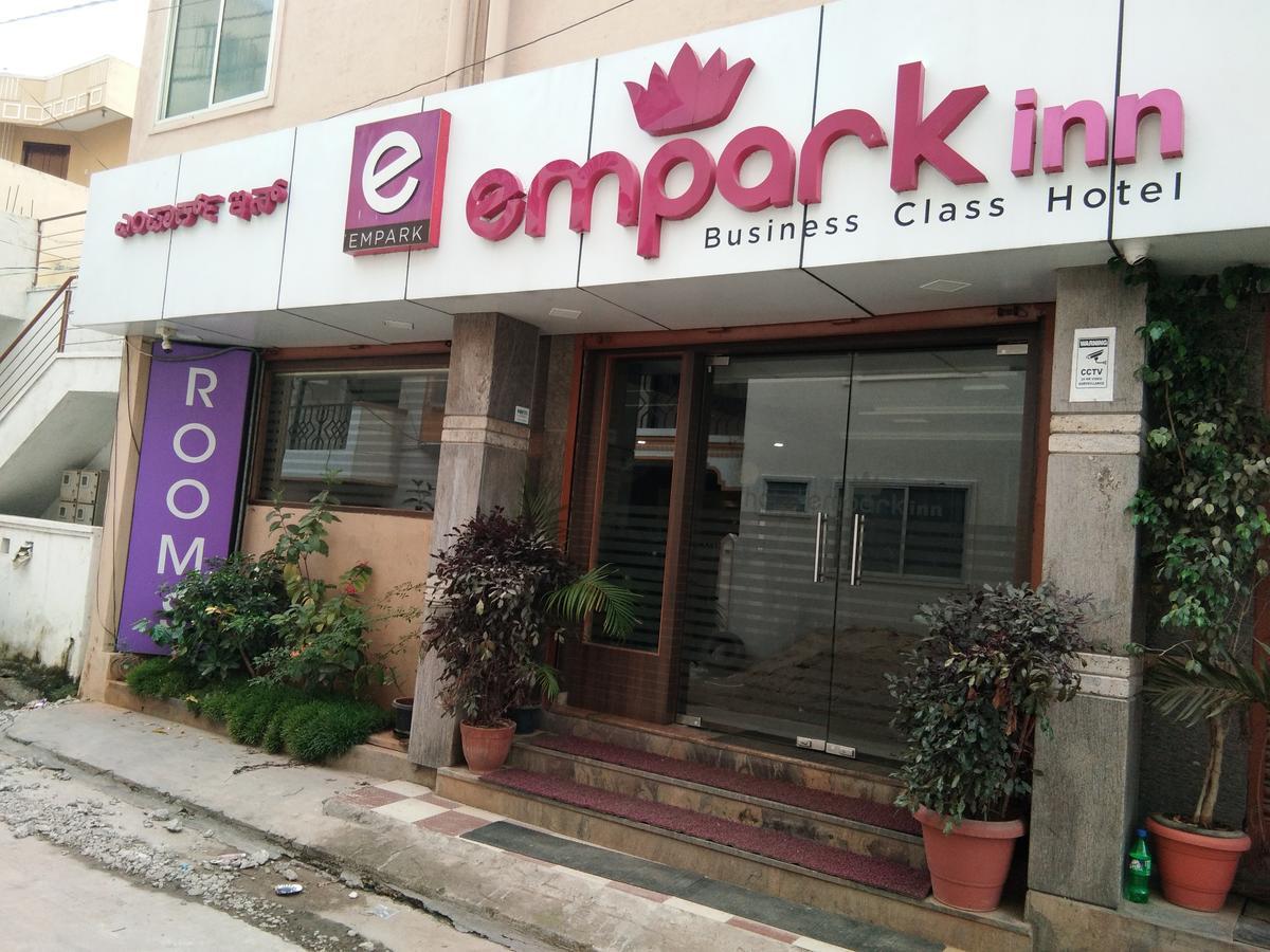 Empark Inn Bangalore Buitenkant foto